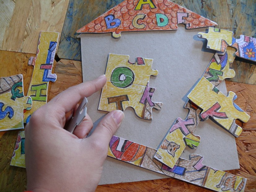 Čisté puzzle domeček